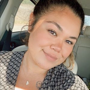 Meet your Posher, Ione